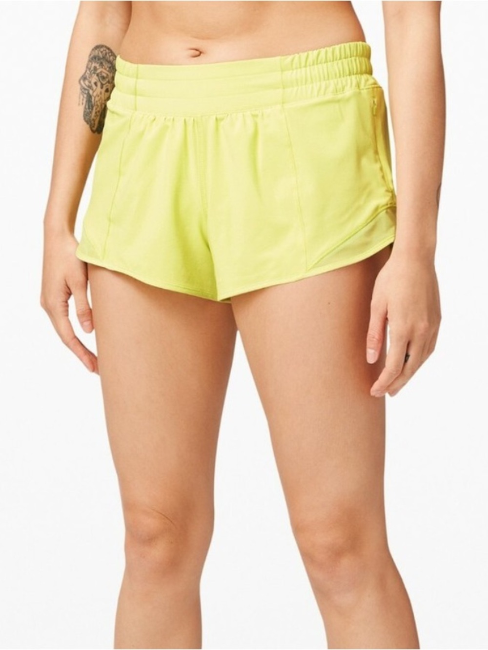 Lululemon Hotty Hot Short II 2.5” Yellow Size 10